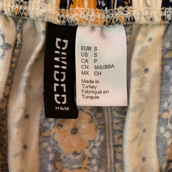 🦋 H&M Crop Top 🦋 - Picture 3 of 3